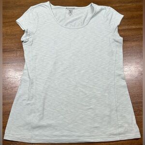 Title Nine Size M Grey Short Sleeve T-Shirt